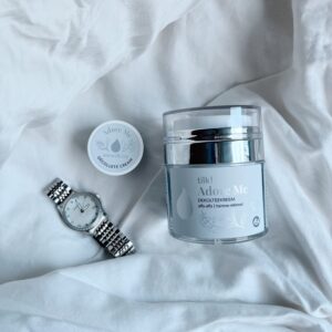 Adore Me – toitev dekolteekreem lutserni ja taimse retinooliga, 50 ml