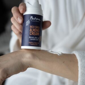 Mahe rikas shea- ja mandlikreem, 100 ml
