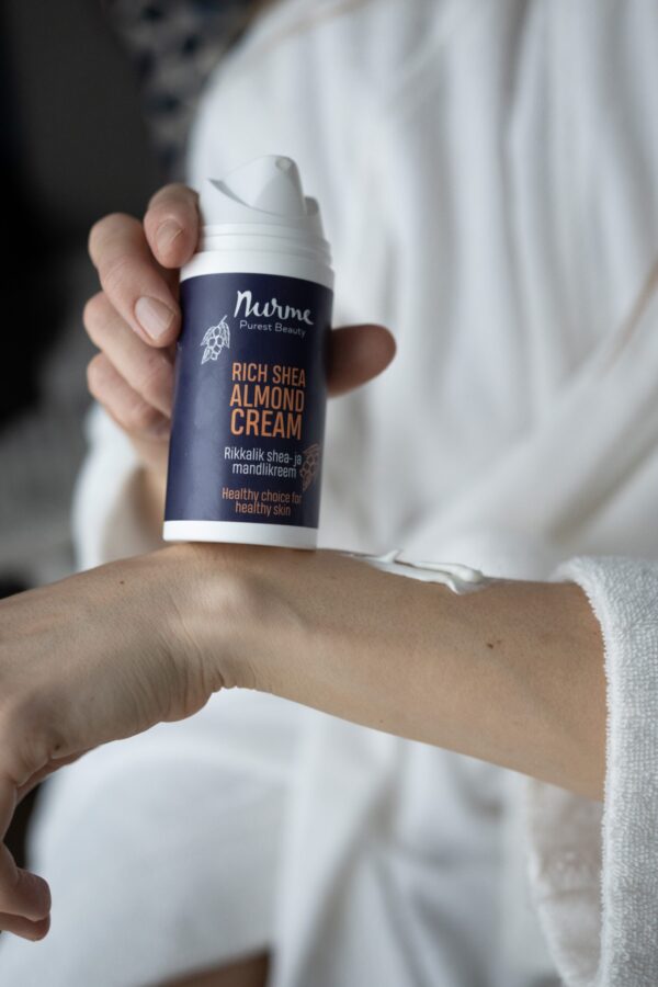 Mahe rikas shea- ja mandlikreem, 100 ml